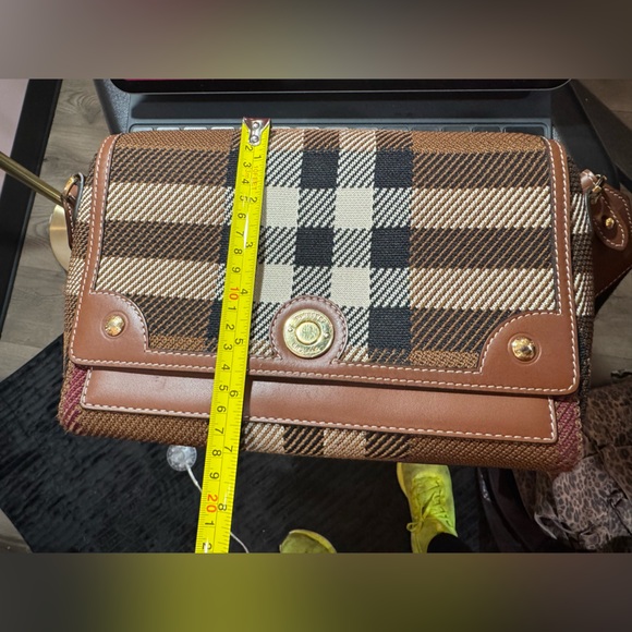 Great condition preloved burberry crossbody bag - Picture 12 of 12